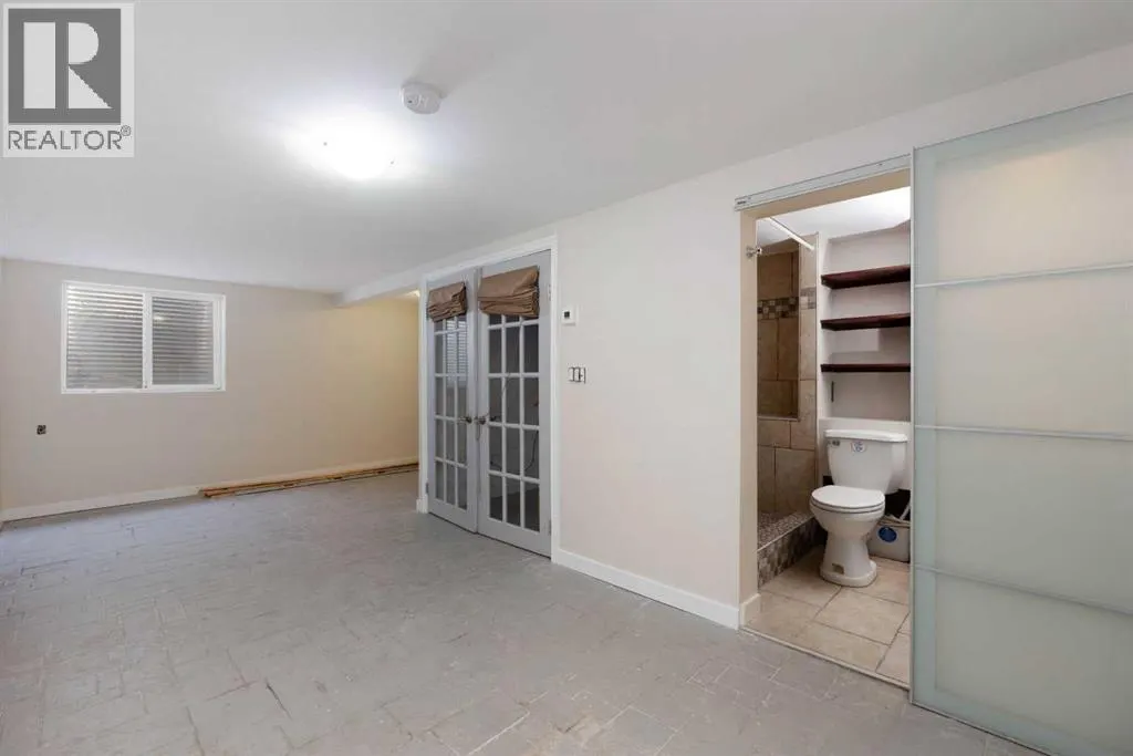 313 Hillcrest Drive