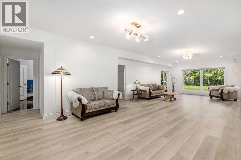 33 Ridge Pointe Drive