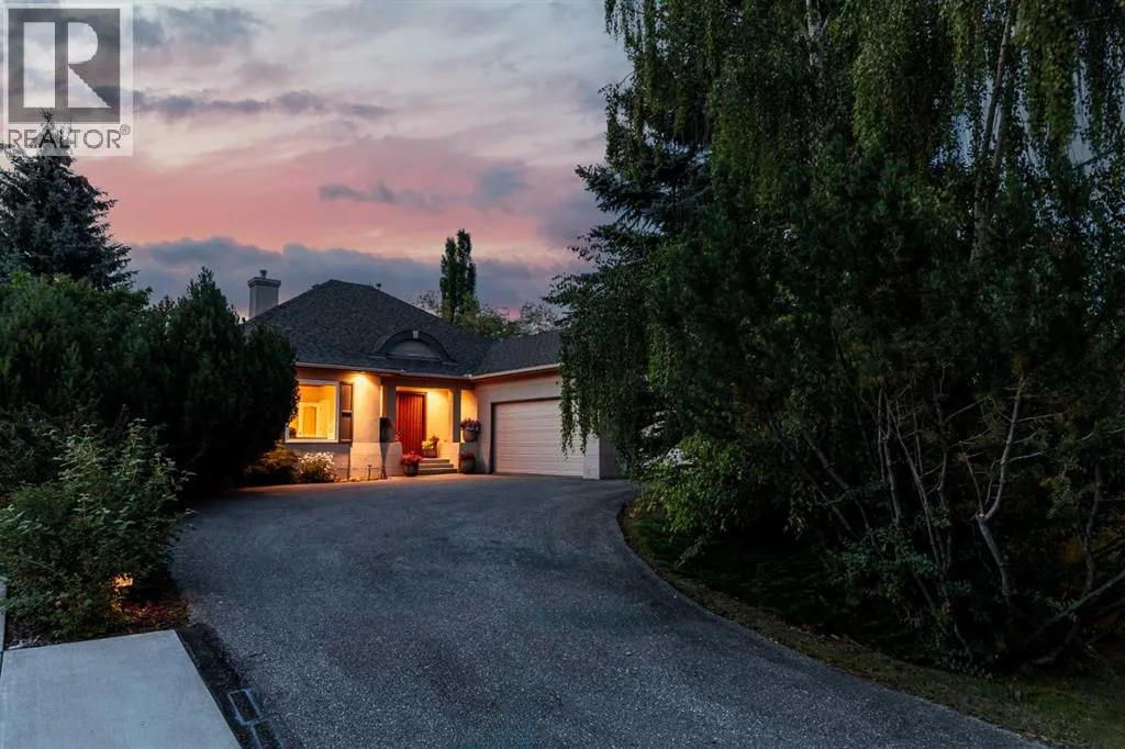 33 Ridge Pointe Drive