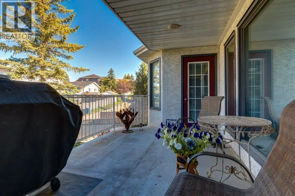 82 Hawkdale Circle NW