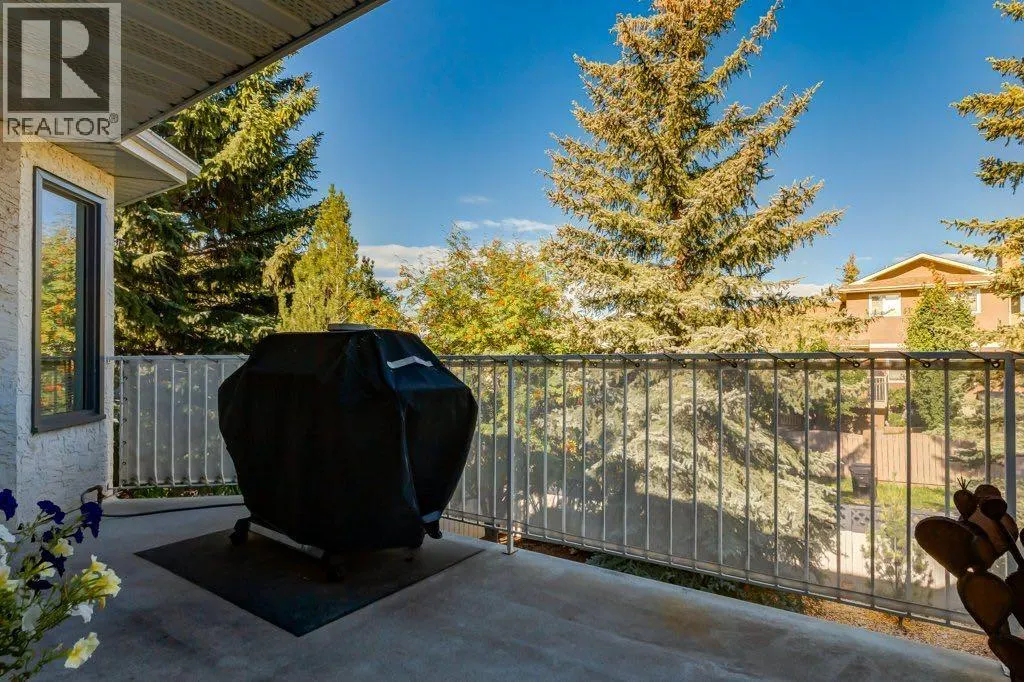 82 Hawkdale Circle NW