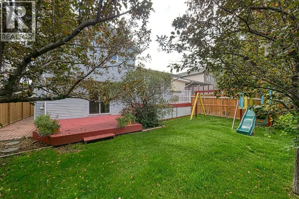 456 Hawkhill Place NW