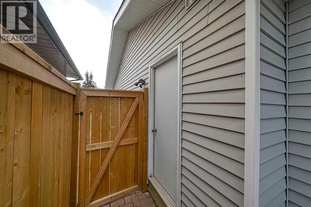 456 Hawkhill Place NW