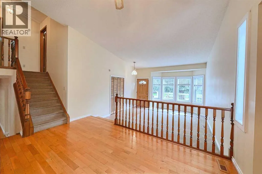 456 Hawkhill Place NW