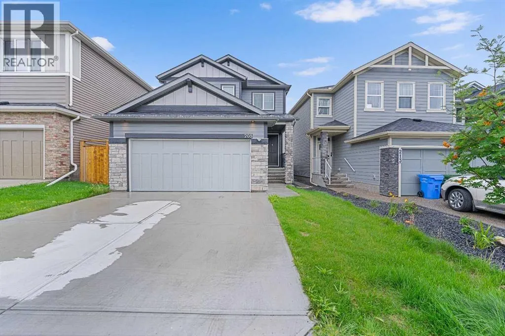 205 Legacy Reach Crescent SE