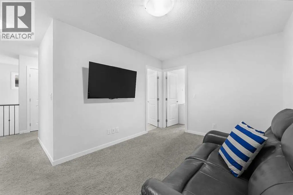 205 Legacy Reach Crescent SE