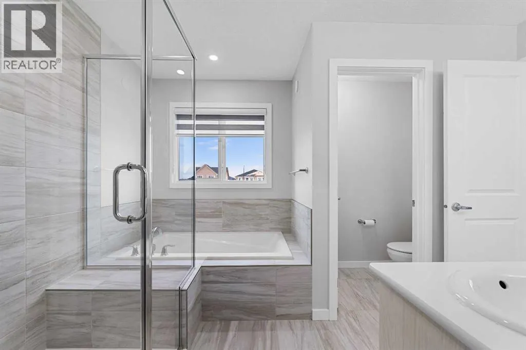 205 Legacy Reach Crescent SE
