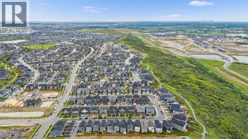205 Legacy Reach Crescent SE