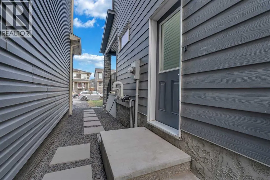 205 Legacy Reach Crescent SE