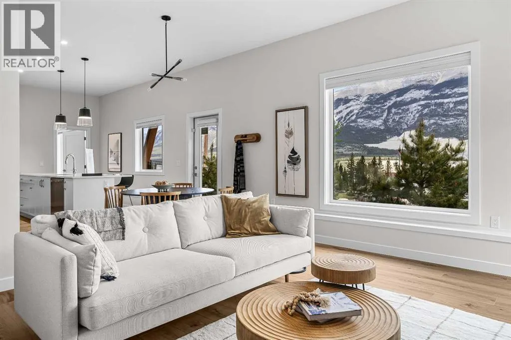 101L, 209 Stewart Creek Rise