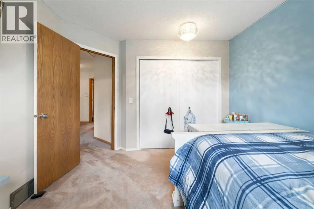 156 Woodfield Road SW