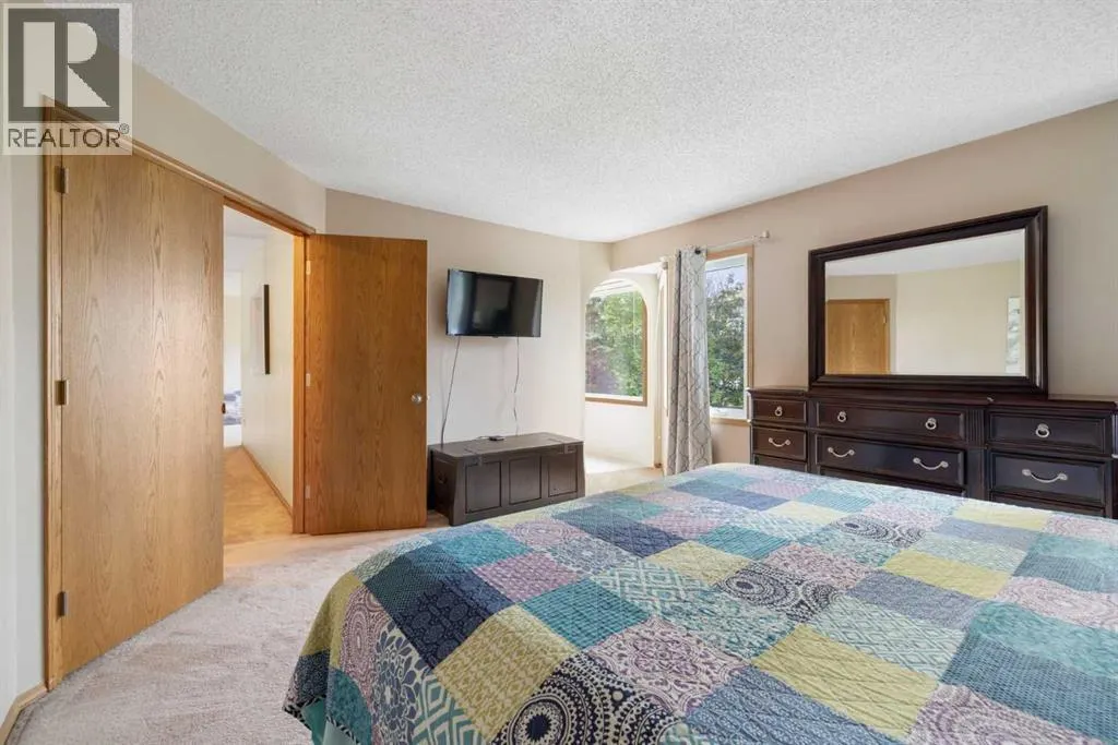 156 Woodfield Road SW