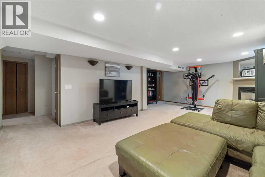 156 Woodfield Road SW