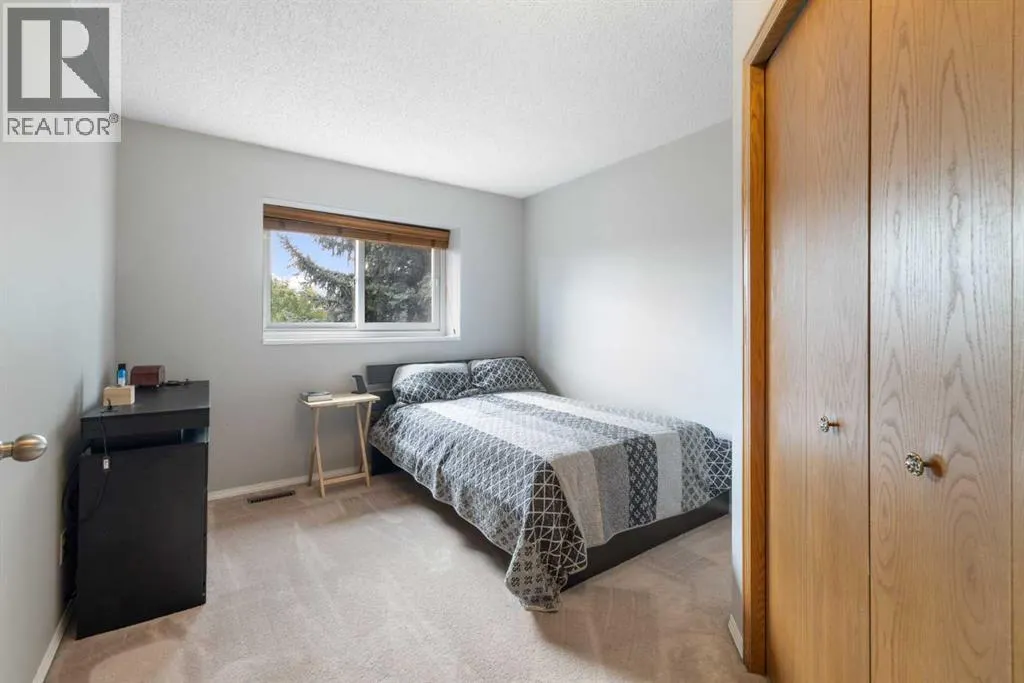 156 Woodfield Road SW