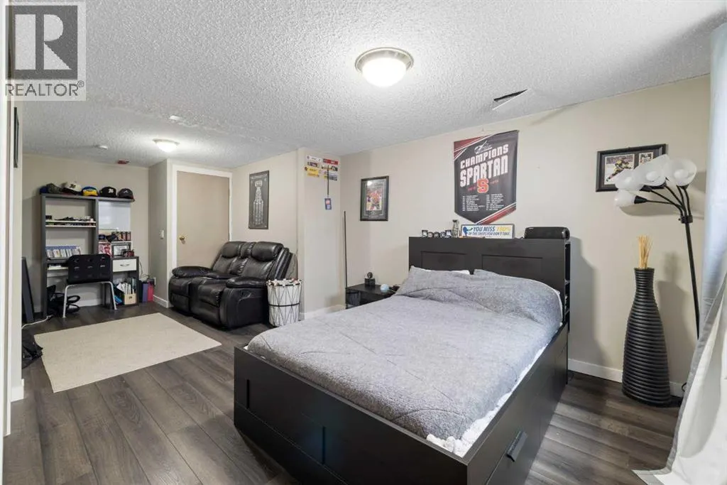 156 Woodfield Road SW