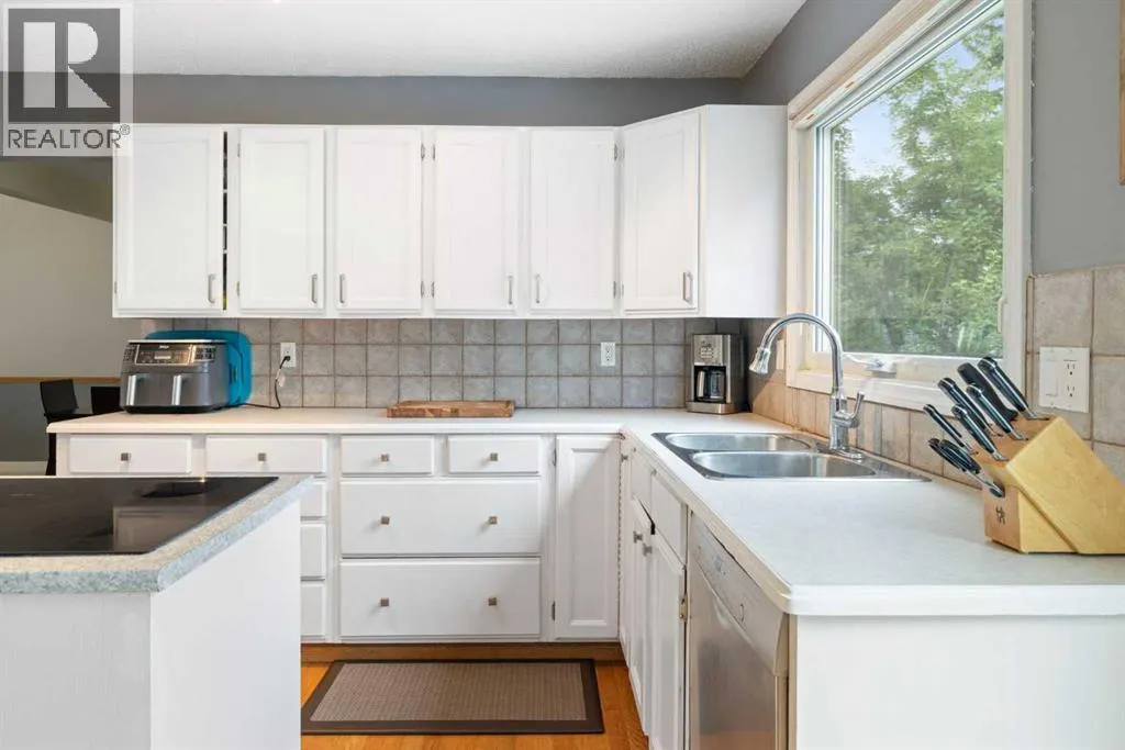 156 Woodfield Road SW