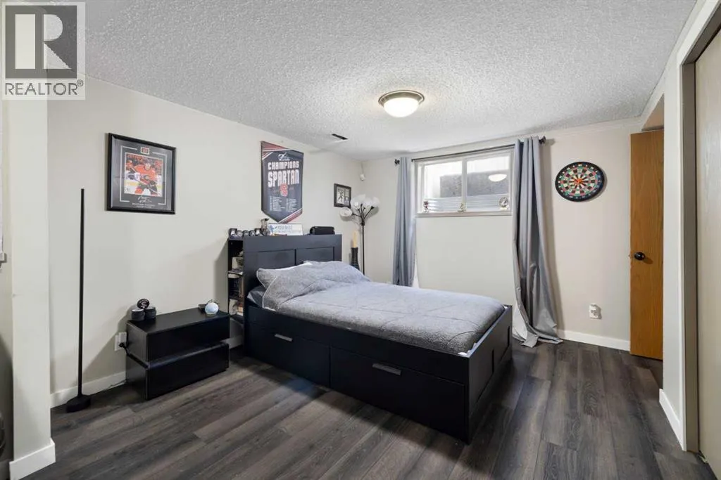 156 Woodfield Road SW