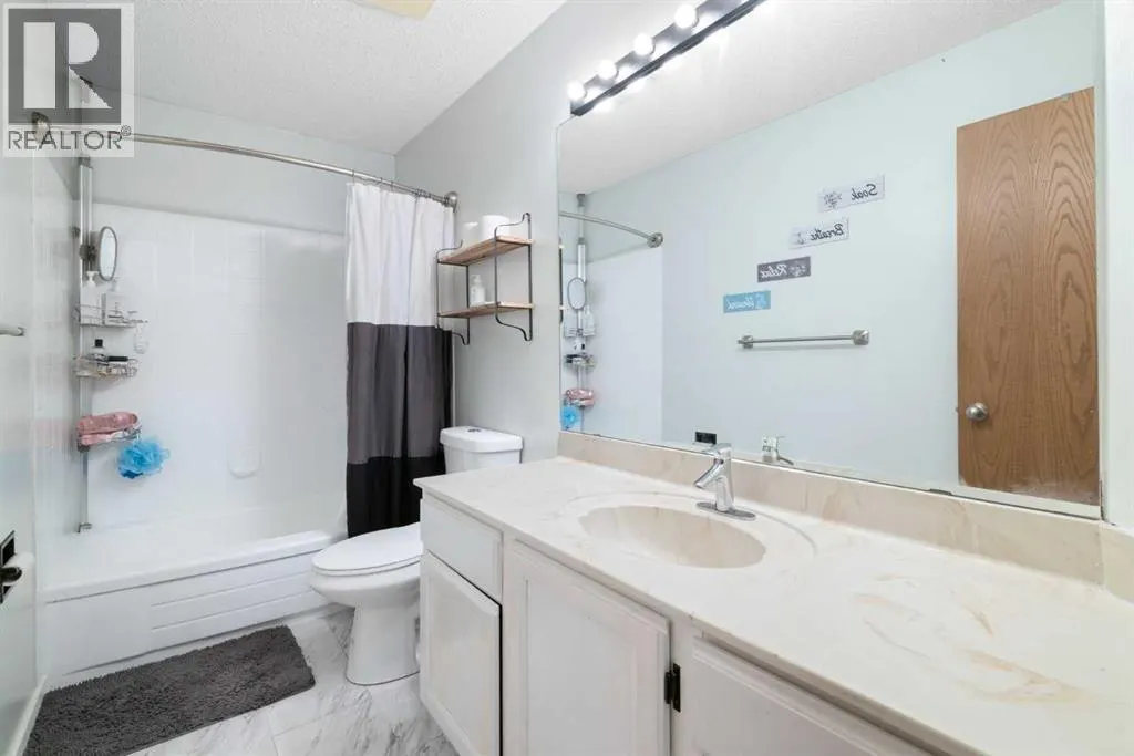 156 Woodfield Road SW