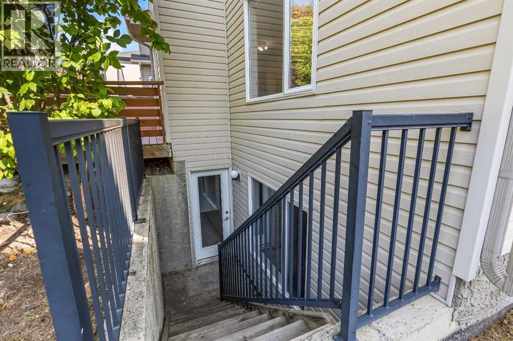 68 Elmont Court SW