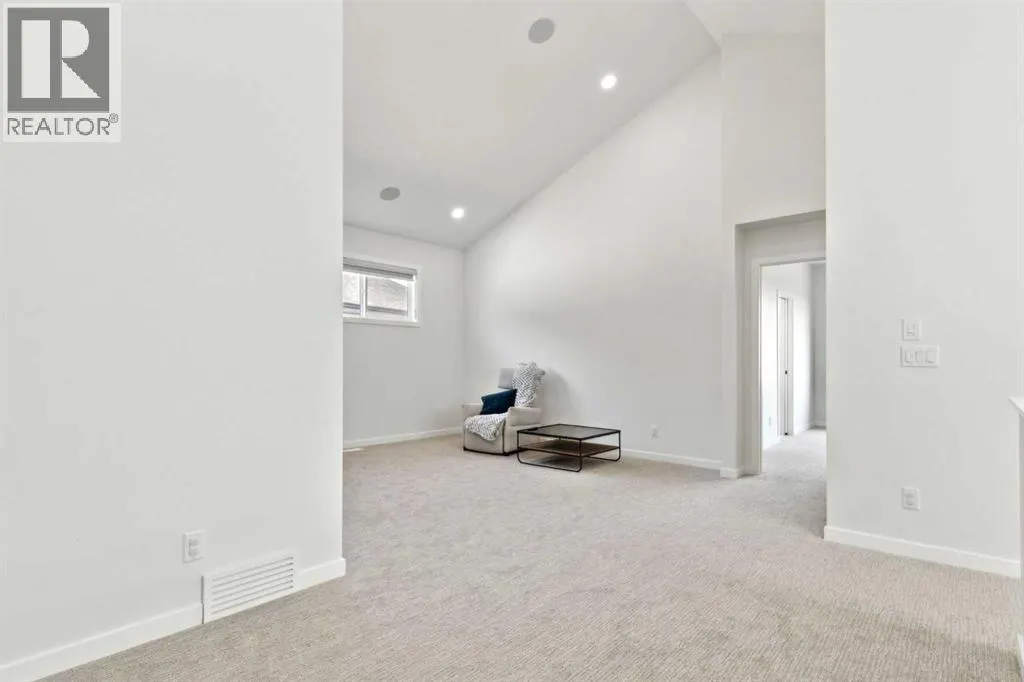 44 Magnolia Crescent SE