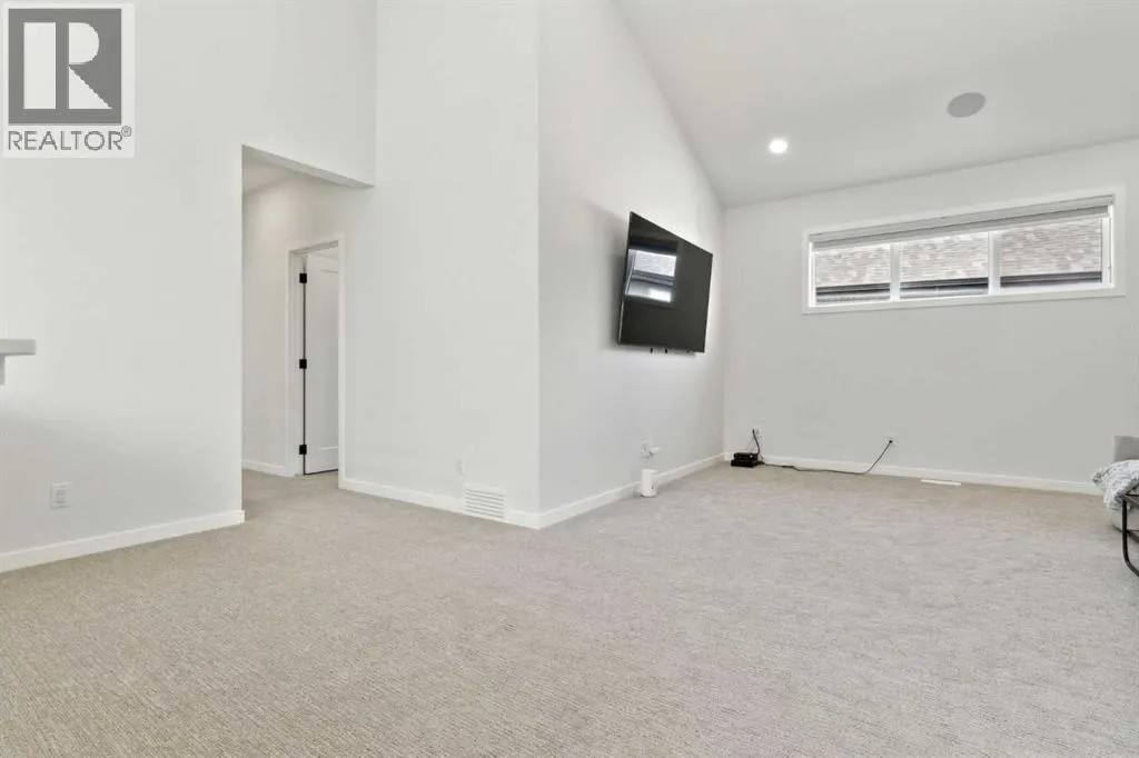 44 Magnolia Crescent SE