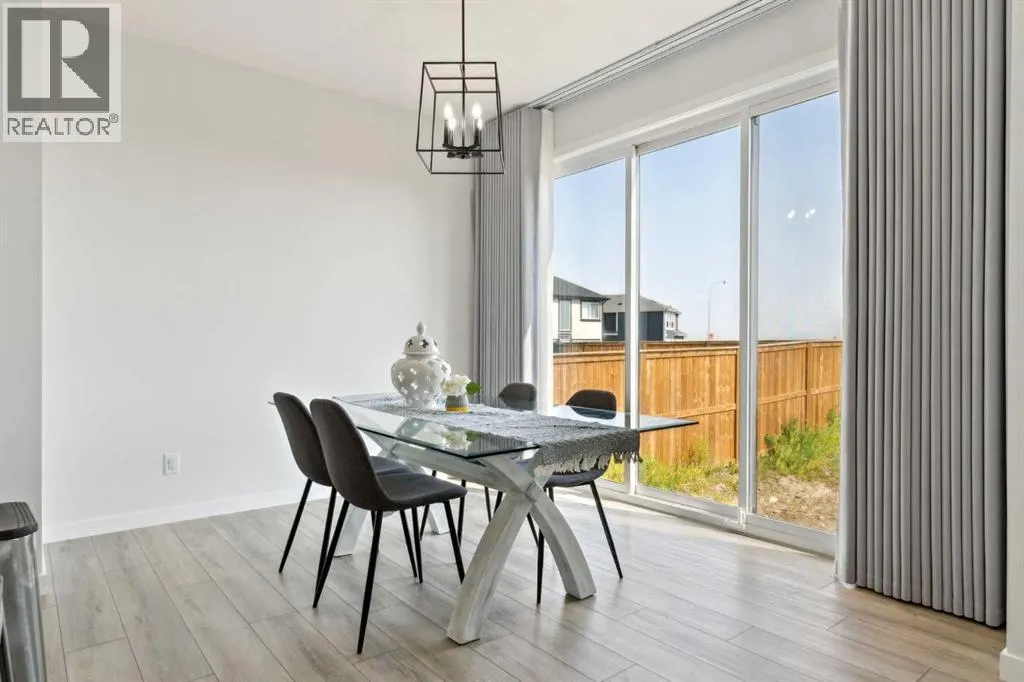 44 Magnolia Crescent SE