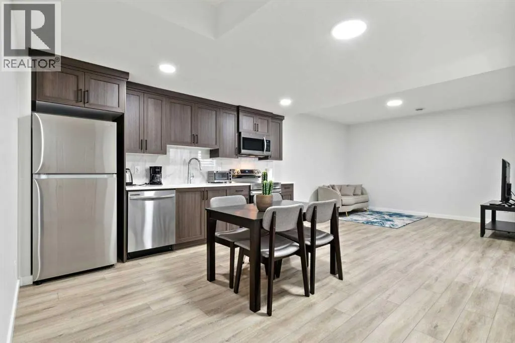 44 Magnolia Crescent SE