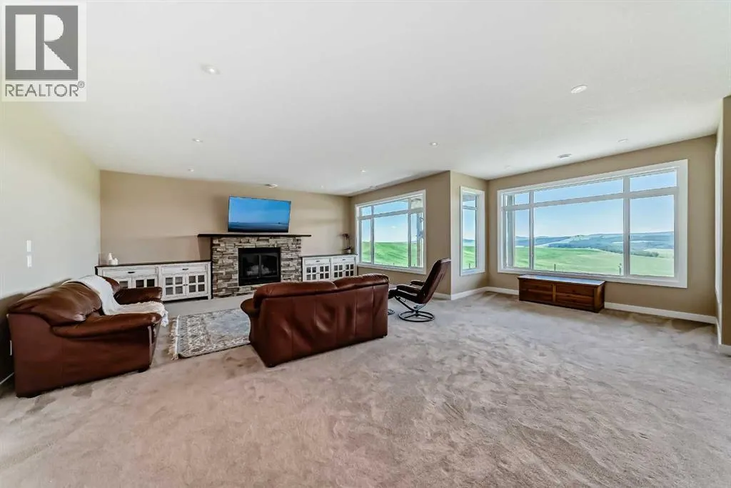 196096 144 Street W
