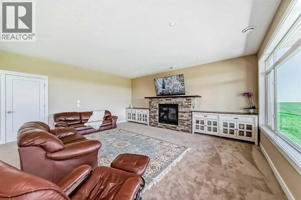 196096 144 Street W