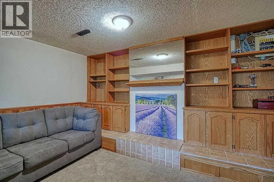 129 Young Crescent