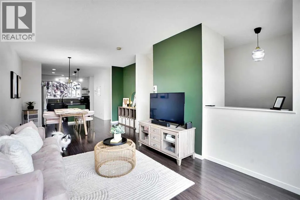 21 Copperpond Road SE