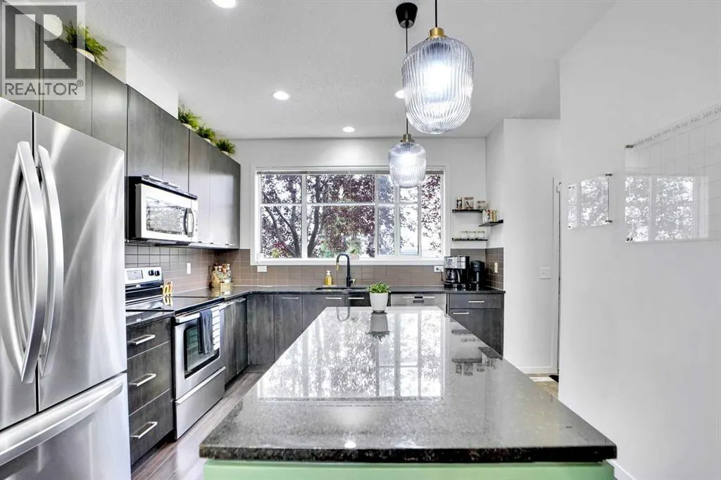 21 Copperpond Road SE