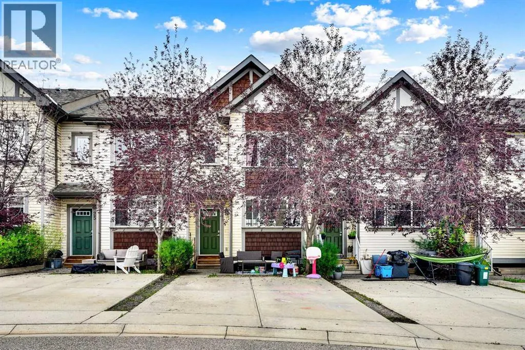 21 Copperpond Road SE