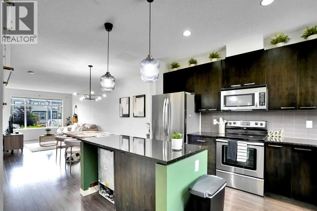 21 Copperpond Road SE
