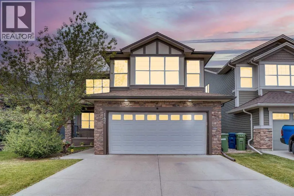 142 Luxstone View SW