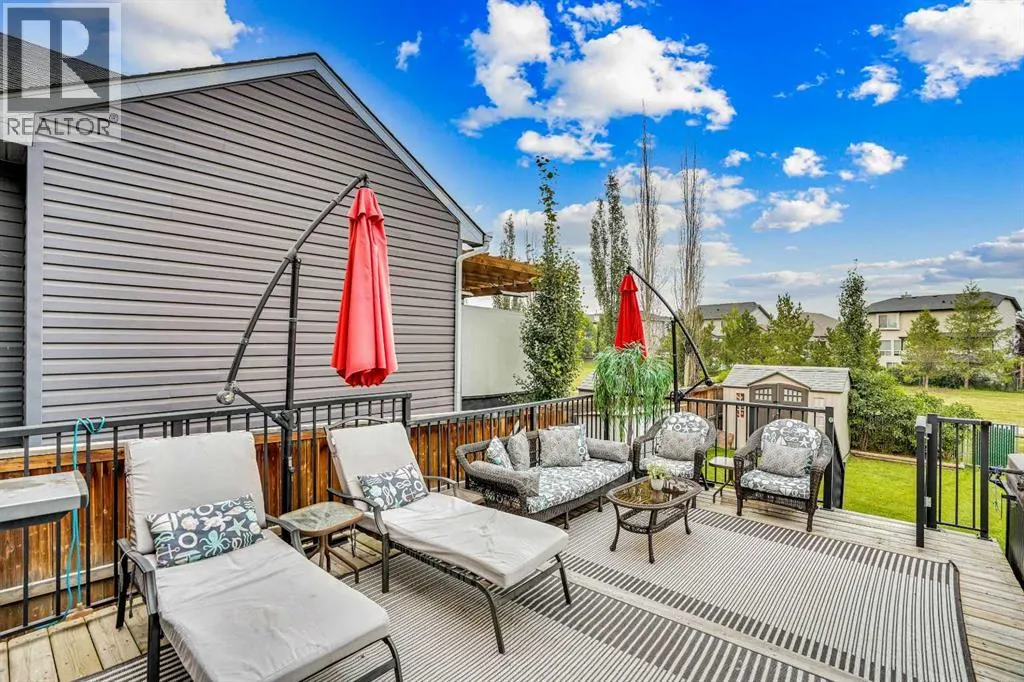 142 Luxstone View SW