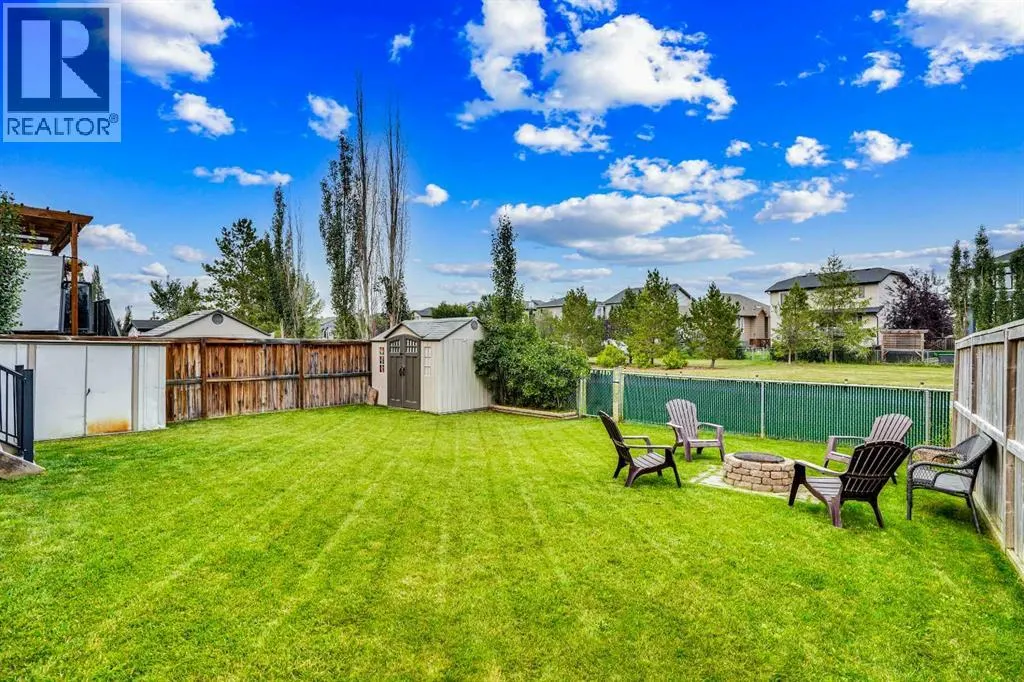 142 Luxstone View SW