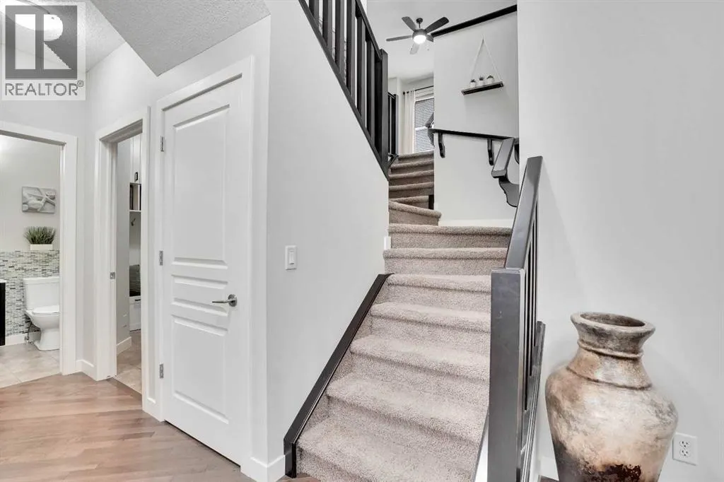 142 Luxstone View SW