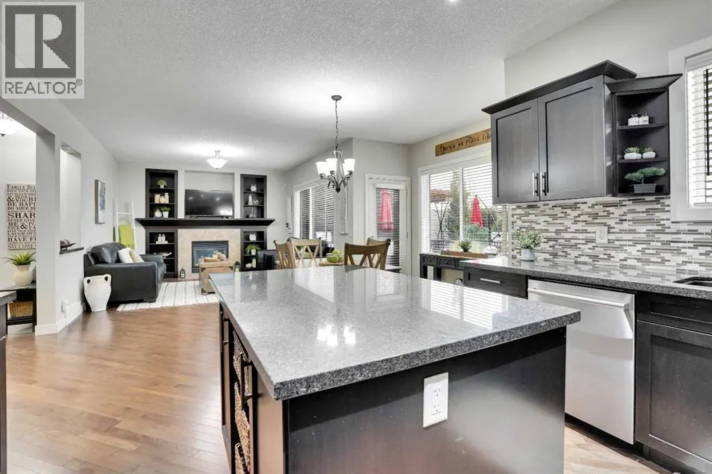142 Luxstone View SW