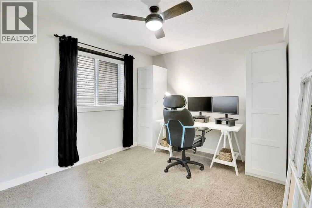 142 Luxstone View SW