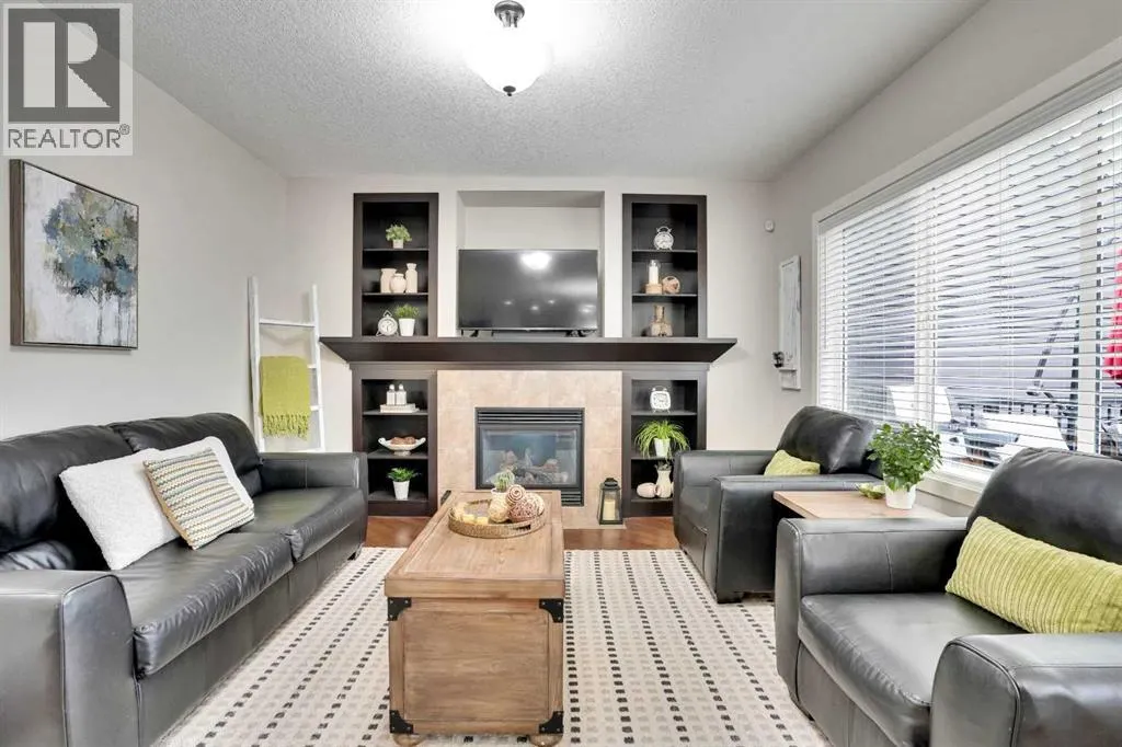 142 Luxstone View SW