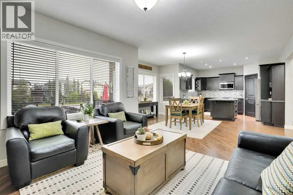 142 Luxstone View SW