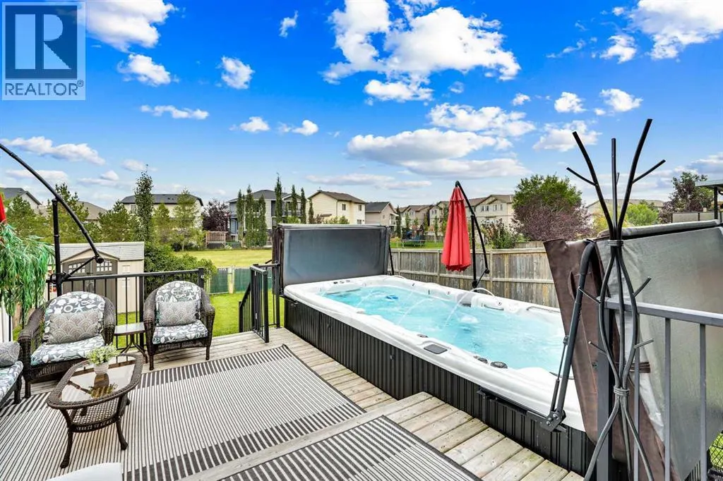 142 Luxstone View SW