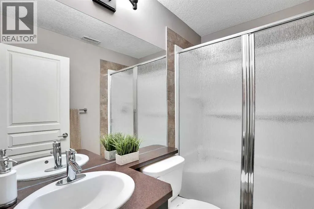 142 Luxstone View SW