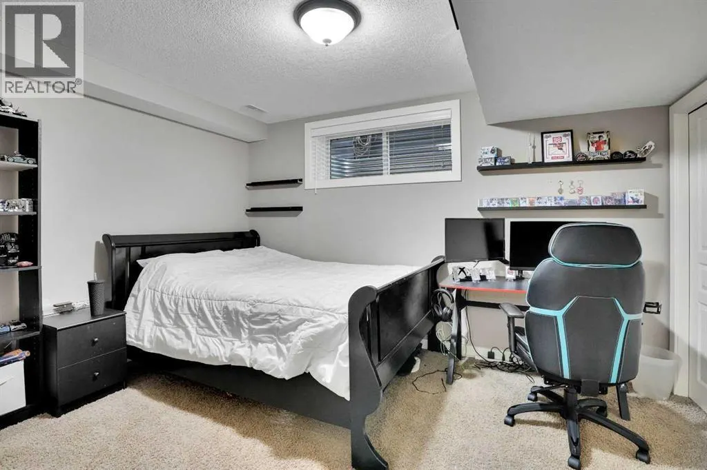 142 Luxstone View SW
