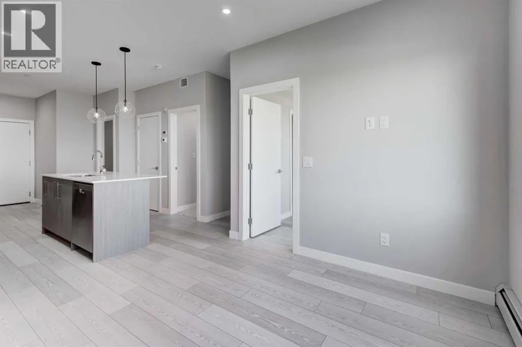 2215, 6 Merganser Drive W