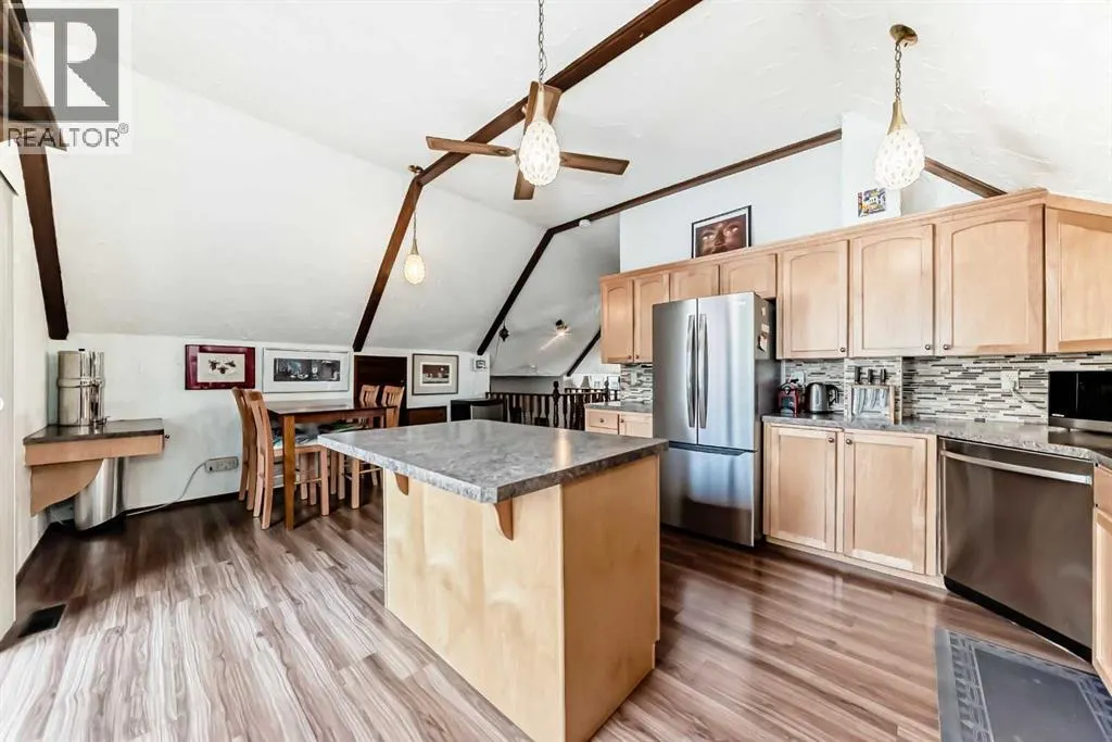 40 Mountain Street W