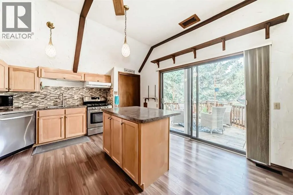 40 Mountain Street W