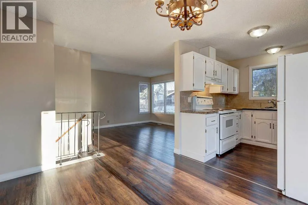 27 Castleridge Road NE