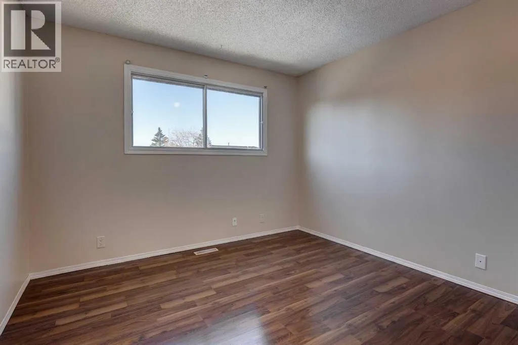 27 Castleridge Road NE